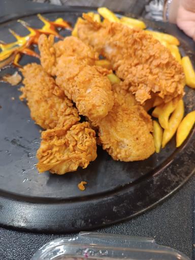 عکس ساندویچ صدف وحید هاشمیان (شعبه ۲)