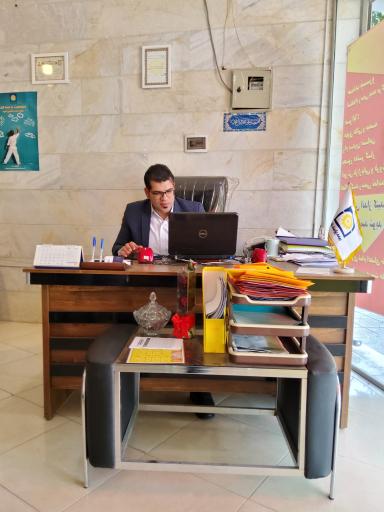 عکس مدیریت ارشد فروش انواع بیمه پاسارگاد شهرستان ورامین