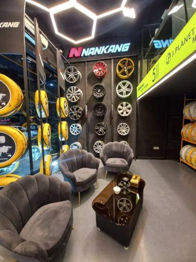 فروش لاستیک و خدمات تعویض و بالانس لاستیک (نانکن تایوان)