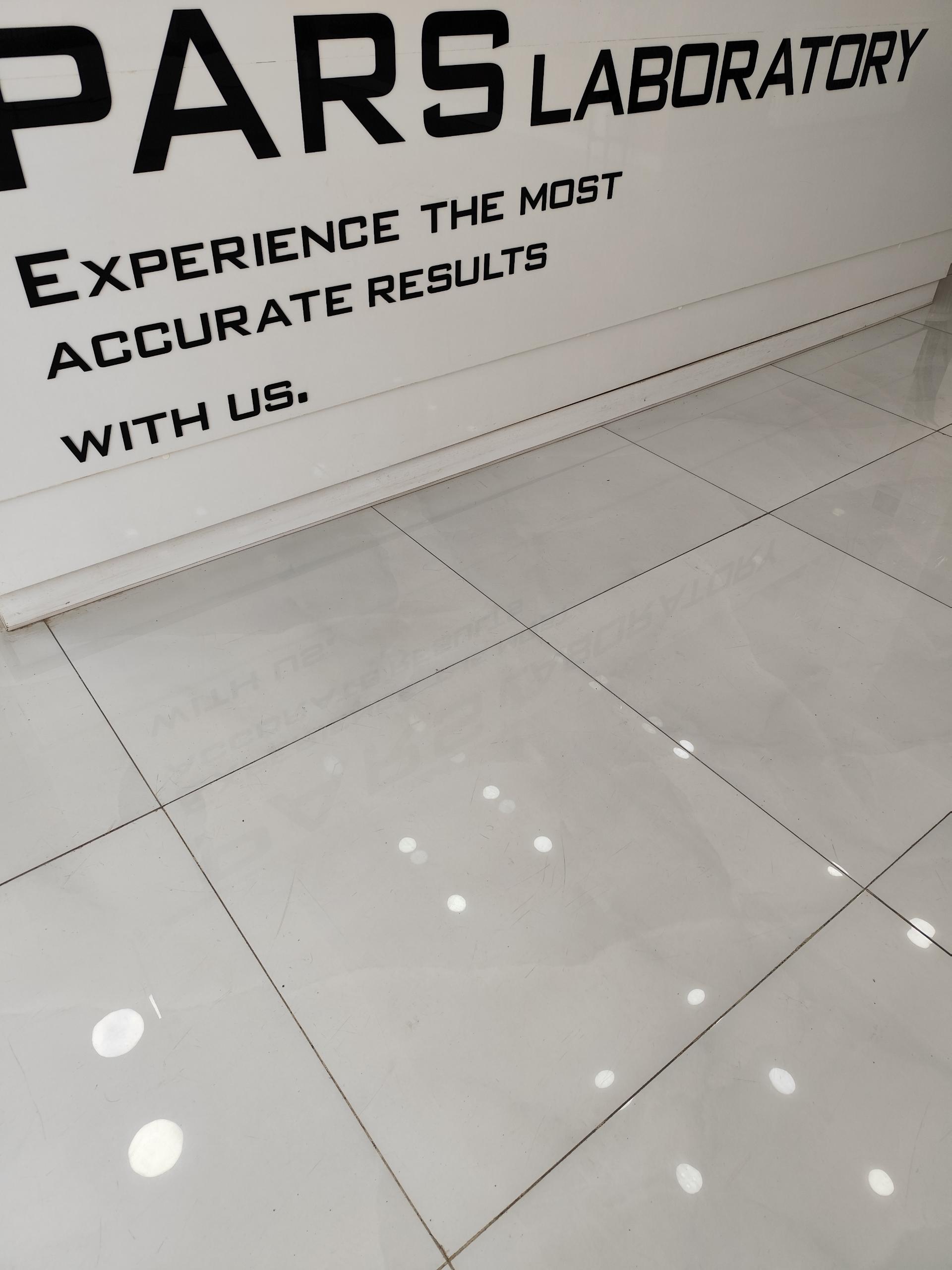 عکس آزمایشگاه پارس