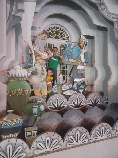 عکس ساندویچ دایی اکبر 