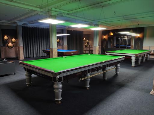 عکس باشگاه بیلیارد شقایق 
