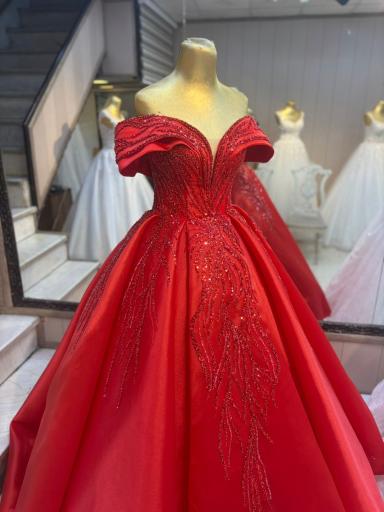 عکس مزون ملکه شهر 