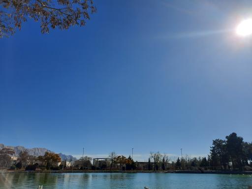 عکس دریاچه پارک ملت