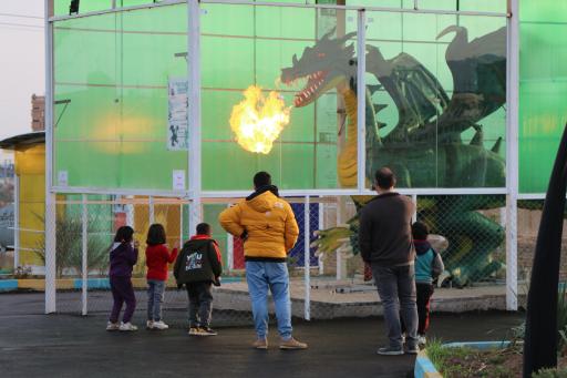 عکس مجموعه گردشگری سرزمین ربات ها 