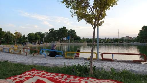 عکس دریاچه پارک ملت