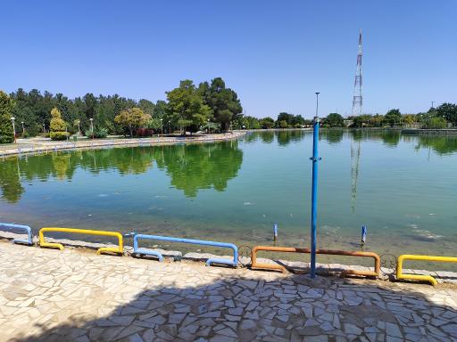 عکس دریاچه پارک ملت