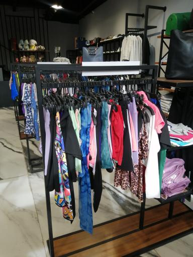 عکس فروشگاه پوشاک 1969