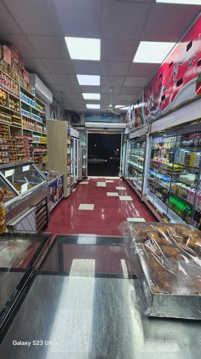 عکس فروشگاه لبنیات ایمانی