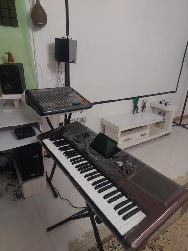 عکس آریا موزیک