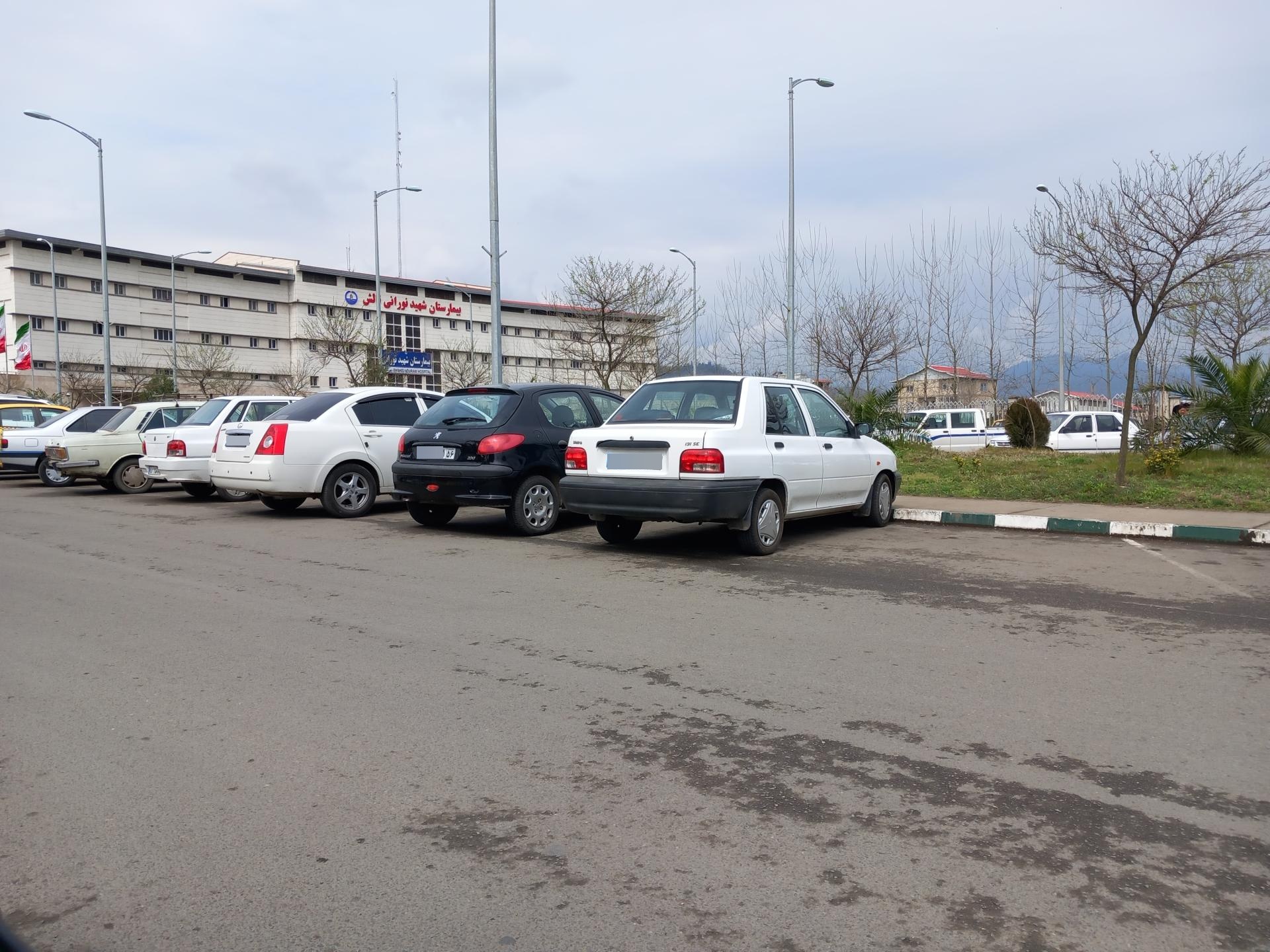 عکس پارکینگ بیمارستان شهید نورانی