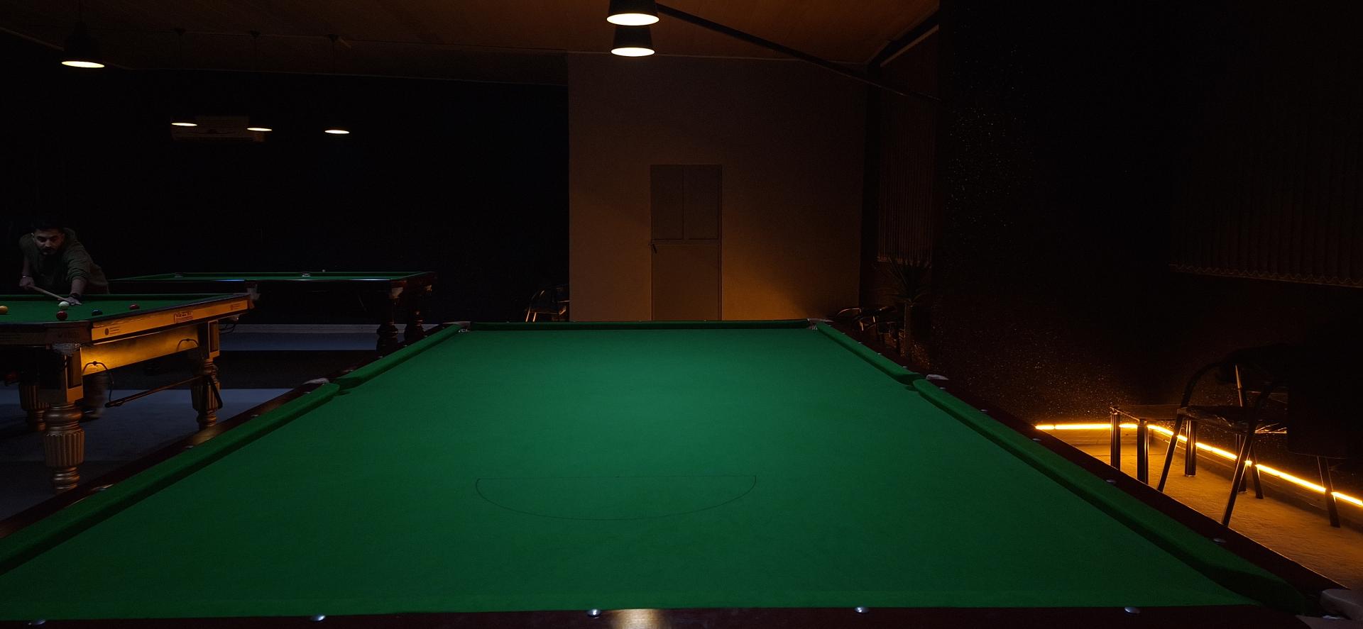 عکس باشگاه بیلیارد توپ سیاه