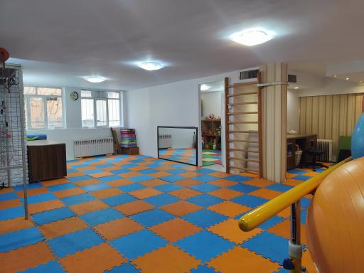 عکس کلینیک توانبخشی رشد