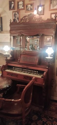 کافه عینک ارثیه