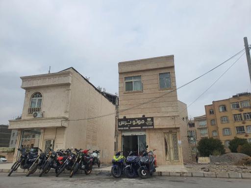 عکس لوازم یدکی و تعمیرگاه موتورسیکلت موتو نرس