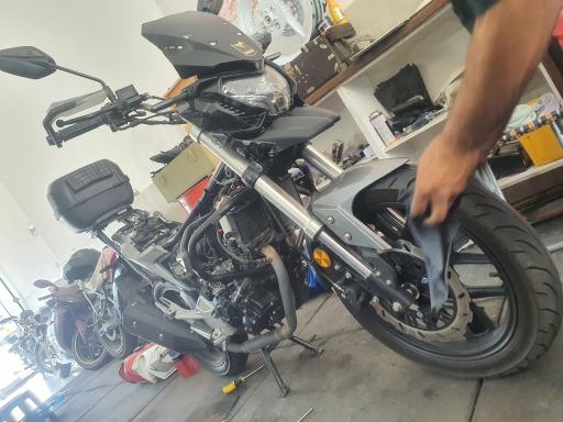 عکس لوازم یدکی و تعمیرگاه موتورسیکلت موتو نرس