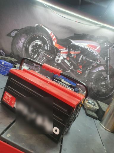 عکس لوازم یدکی و تعمیرگاه موتورسیکلت موتو نرس