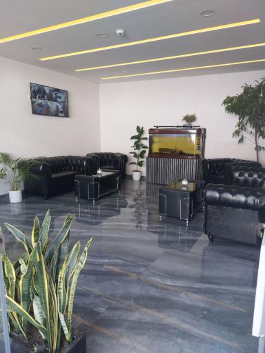 عکس نمایندگی ایرانخودرو 3905 حق پناه