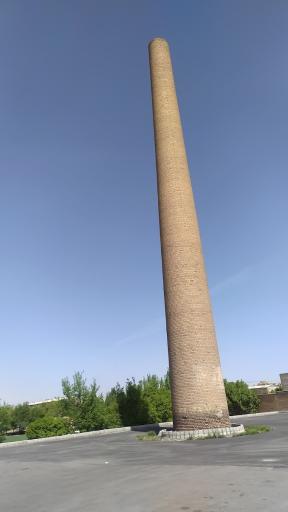 عکس دودکش تاریخی آجری