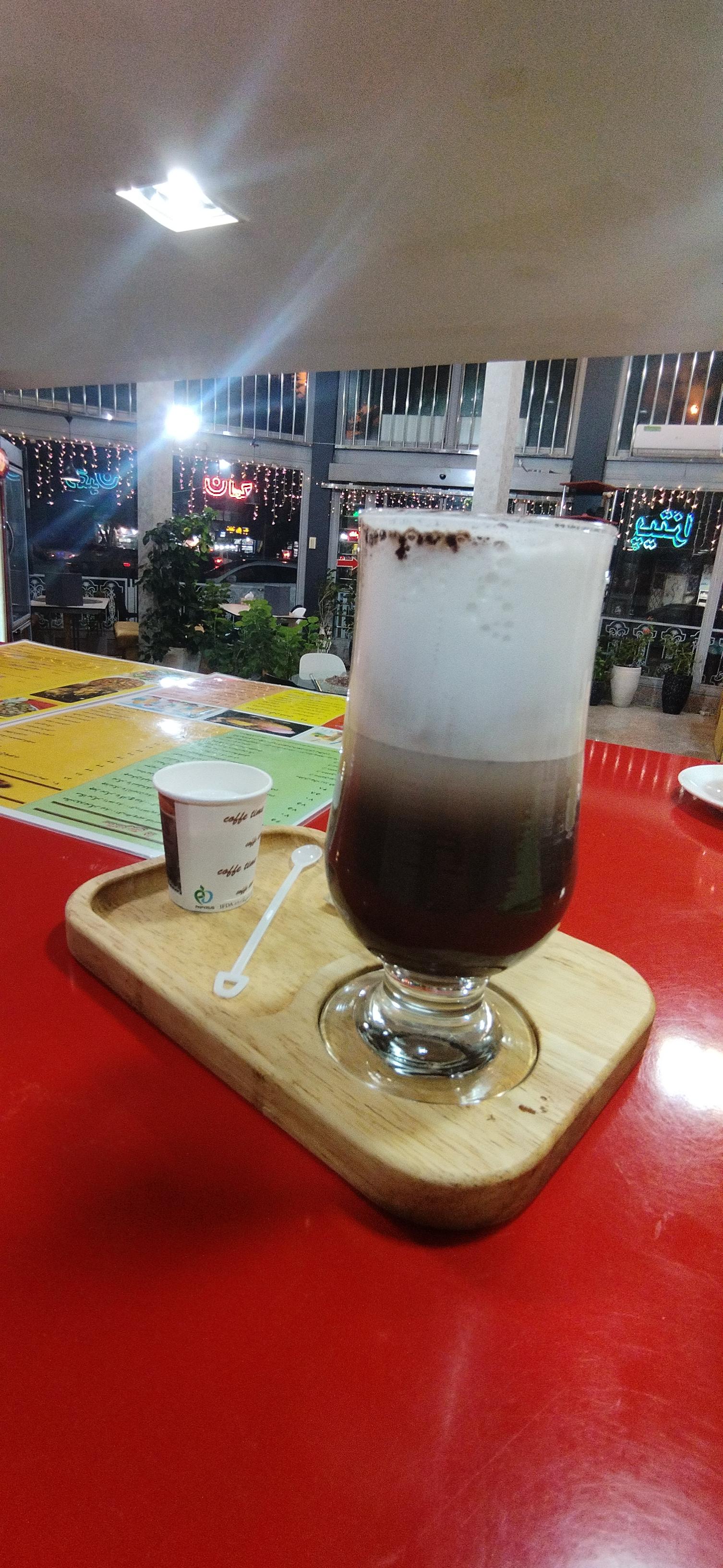 عکس کافی شاپ رنگین کمان