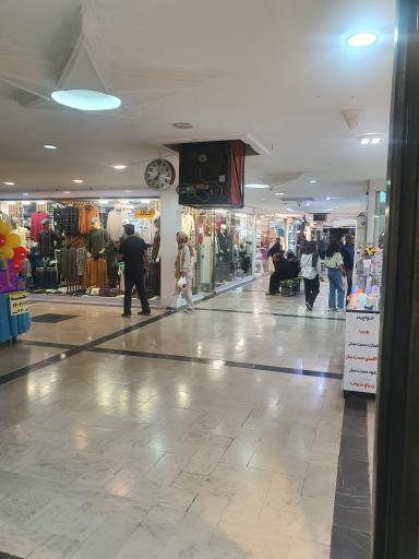 عکس بازارچه ۱۱ فاز یک شهرک اکباتان