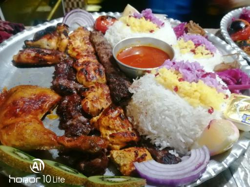 عکس رستوران باغ حوض