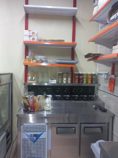 عکس کافه لیلیوم