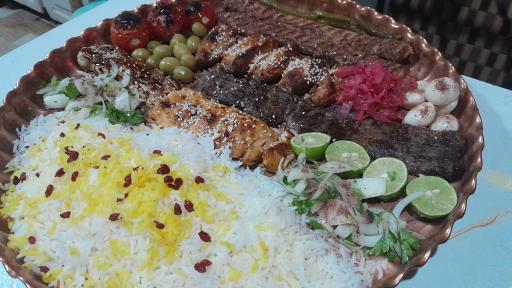 عکس رستوران باغ حوض