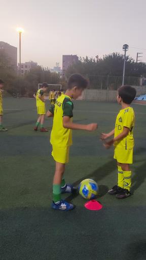 عکس مدرسه فوتبال مهر گستر 