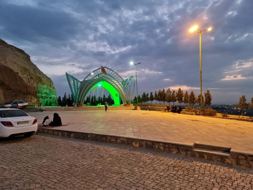 عکس یادمان شهدای گمنام کوه سفید درچه