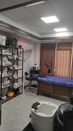 عکس آرایشگاه مردانه لوکات