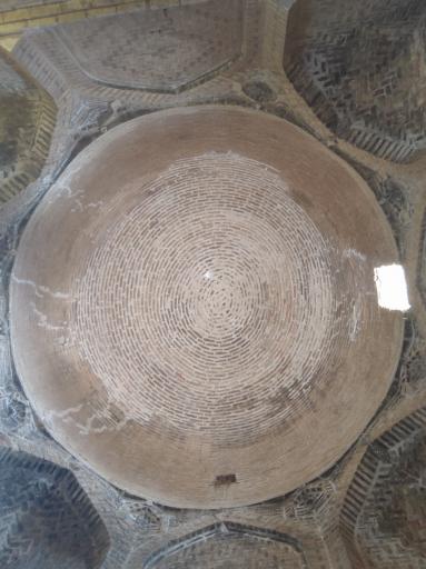 عکس بقعه پیر تاکستان