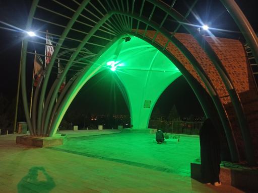 عکس یادمان شهدای گمنام کوه سفید درچه