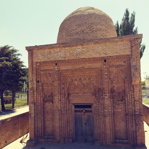 عکس بقعه پیر تاکستان