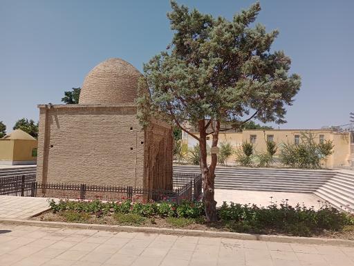 عکس بقعه پیر تاکستان