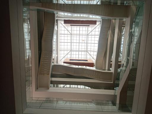 عکس دانشکده مهندسی هوافضا