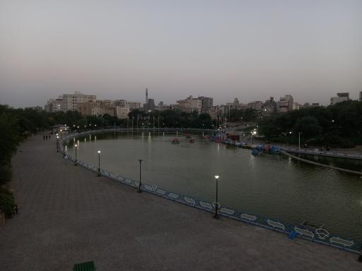 عکس دریاچه مصنوعی پارک وحدت