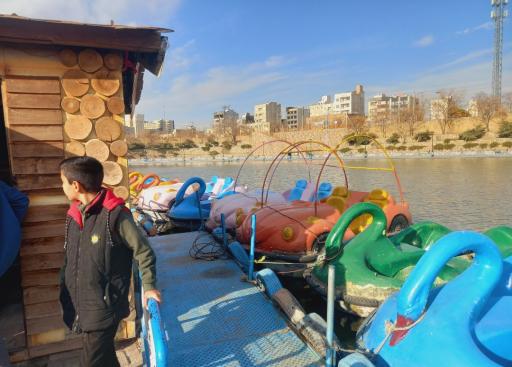 عکس دریاچه مصنوعی پارک وحدت