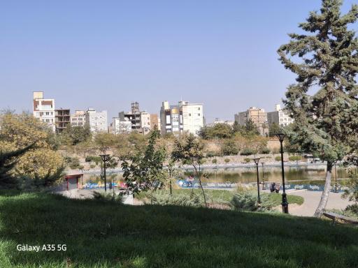 عکس دریاچه مصنوعی پارک وحدت