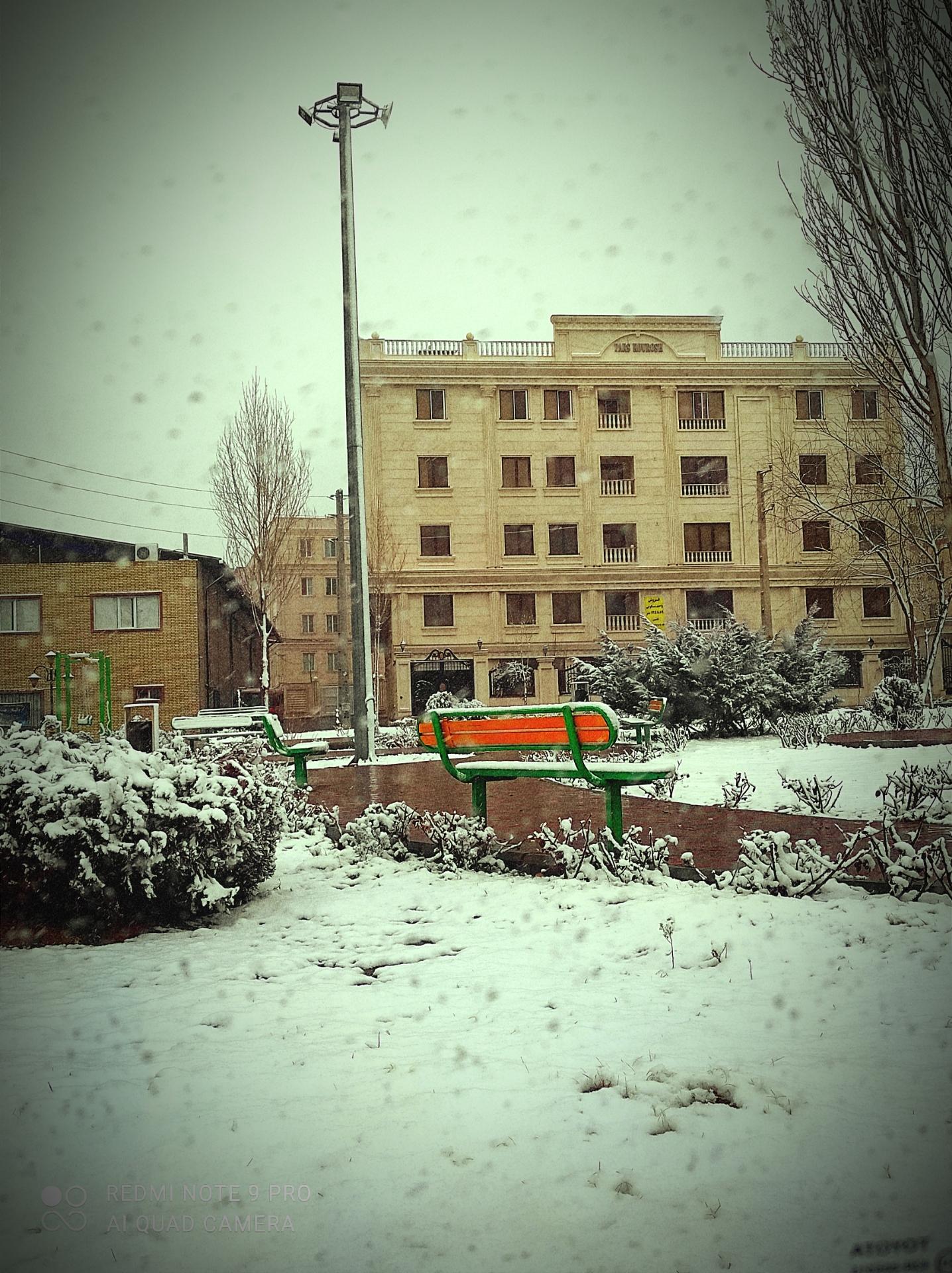 عکس ساختمان پارس کوروش