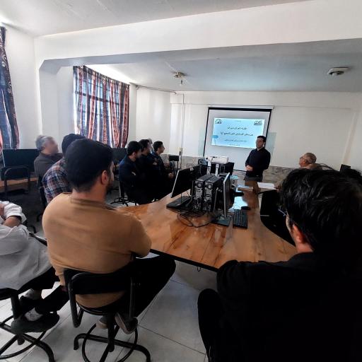 عکس هنرستان کاردانش ثامن الحجج(ع)