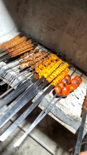 عکس رستوران نصف جهان