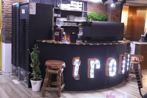 عکس کافه ترول