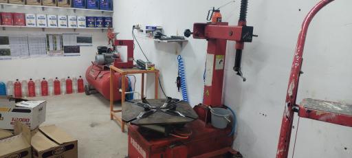 تعویض روغن و پنچرگیری و بالانس محمد