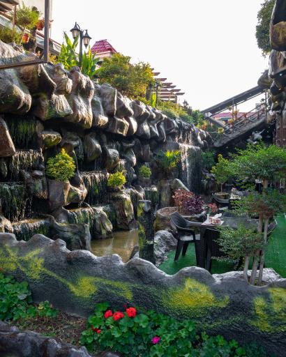 عکس رستوران پسرخاله