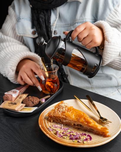 عکس رستوران پسرخاله