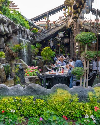 عکس رستوران پسرخاله