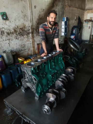 عکس تعمیرگاه ولو برادران شریفی