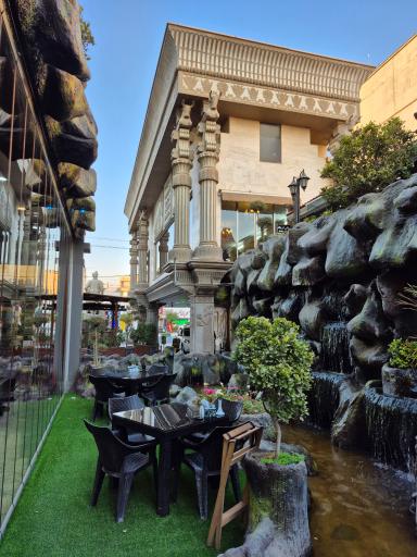 عکس کافه رستوران پسرخاله