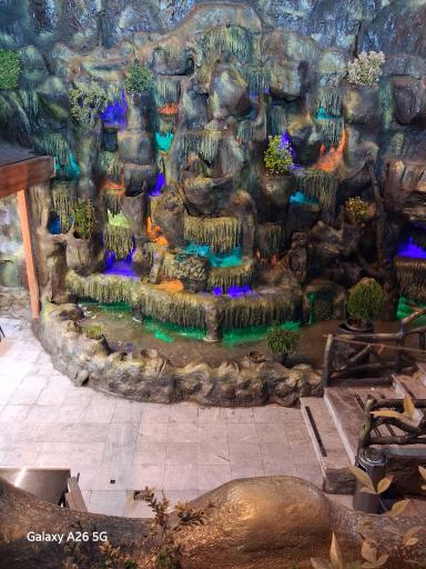 عکس کافه رستوران پسرخاله